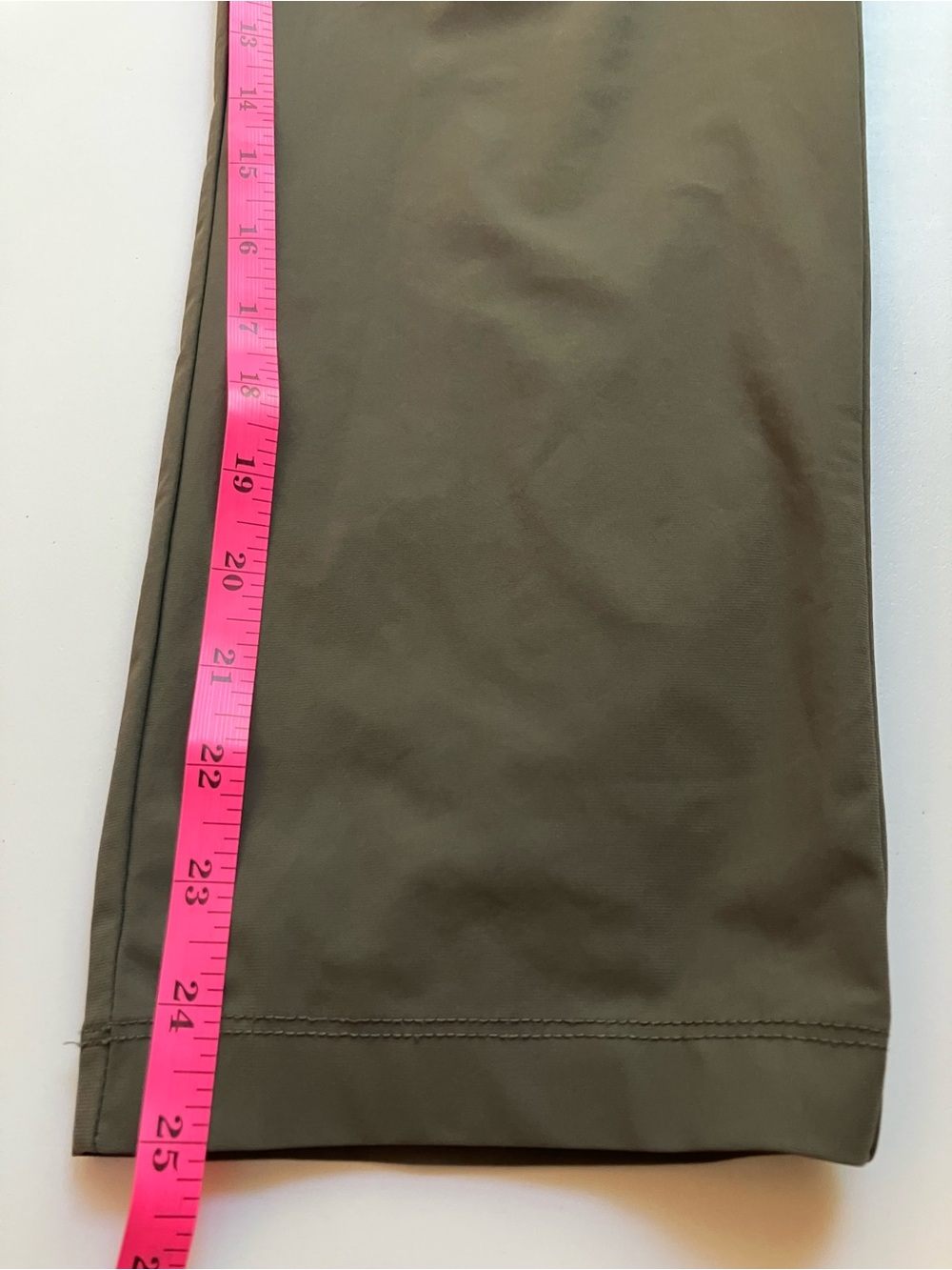 Vuori Miles Tech Ankle Elastic-Waist Pants in Pistachio Green Mid-Rise Medium - Picture 12 of 14